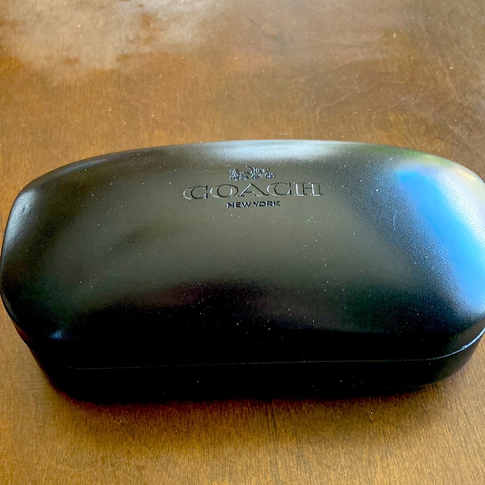 Coach Women’s sunglasses - Picture 7 of 7